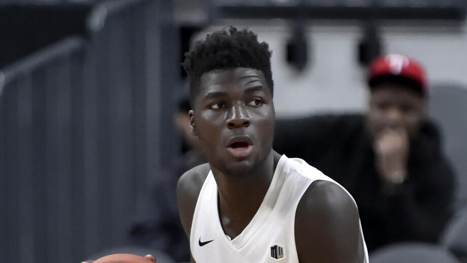 Neemias Queta a um pequeno passo da NBA