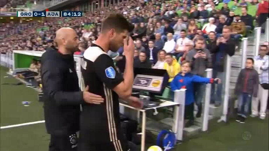 Huntelaar do céu ao inferno: marca golo e é expulso seis minutos depois