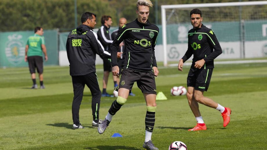 Keizer com três novidades no treino do Sporting