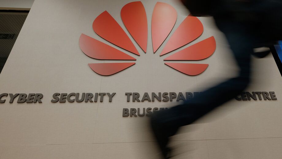 Huawei aumenta receitas em 39% apesar da crescente pressão política