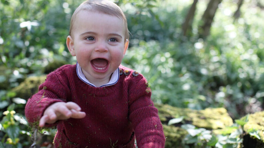 Príncipe Louis celebra o primeiro aniversário e Kate e William partilham fotografias do filho mais novo