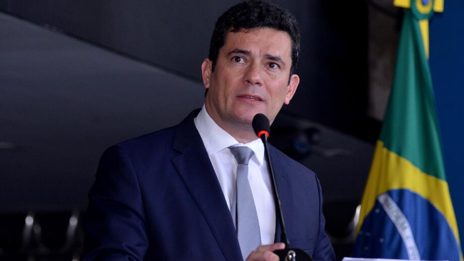 Ministro brasileiro Sérgio Moro responde a José Sócrates: «Não debato com criminosos»