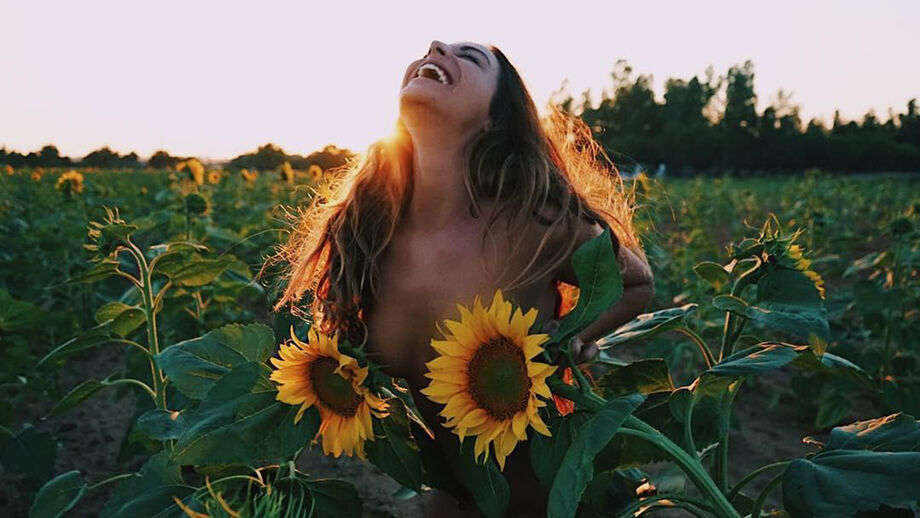 Joana Duarte e um sol a girar em cada peito