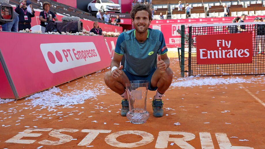 Campeão ataca novo título