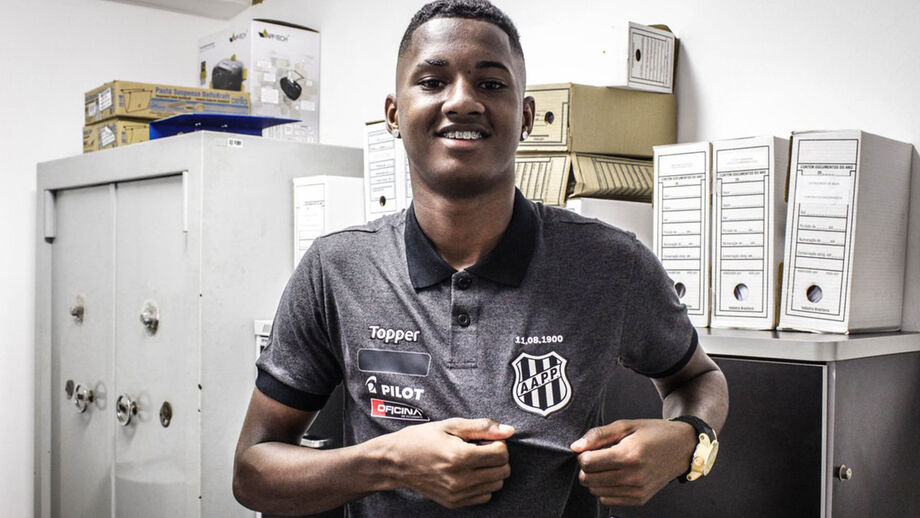 Lateral Abner observado