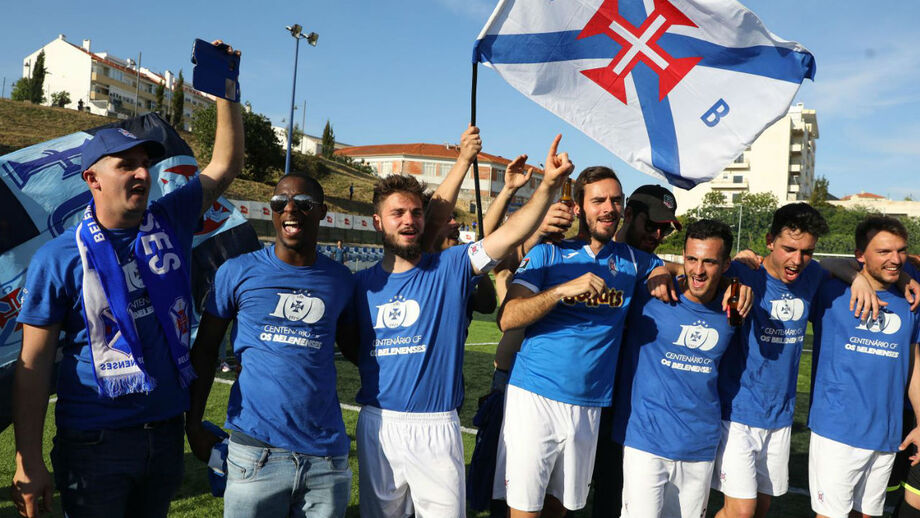 Mais de mil adeptos celebraram regresso do Belenenses às Salésias