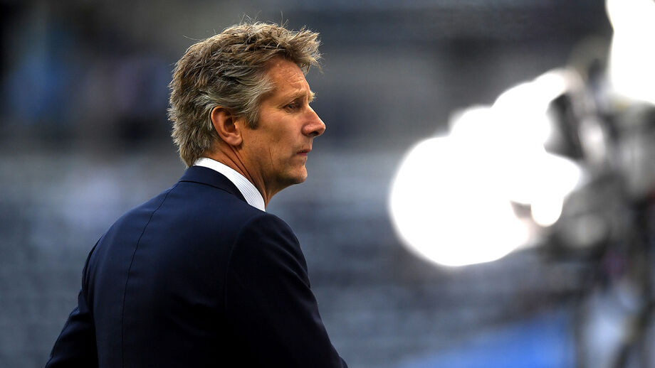 Van der Sar pede mudança no