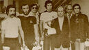 Vencedores da edição de 1976/77 com o troféu que os leões vão tentar reconquistar