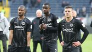 3. Evan N'Dicka, Eintracht Frankfurt (ao meio) - 22 milhões