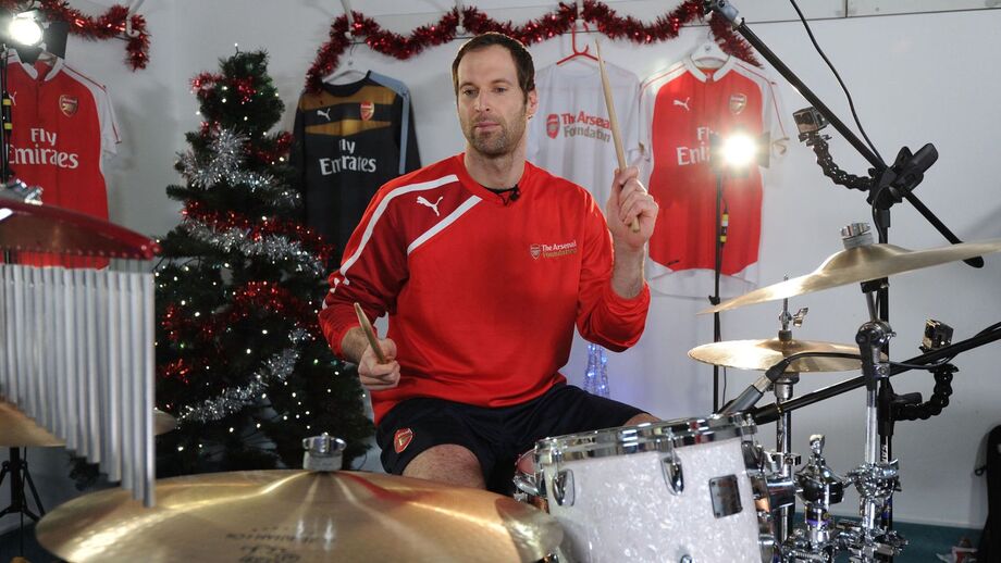 Estes tocam muito: Cech na bateria, Jackson na voz e Gullit no baixo...