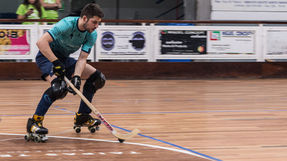 Estreia no hóquei em patins e definidas equipas dos quartos-de-final