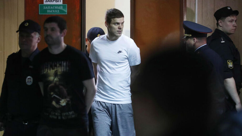 Internacionais russos Kokorin e Mamáev condenados a ano e meio de prisão por agressão