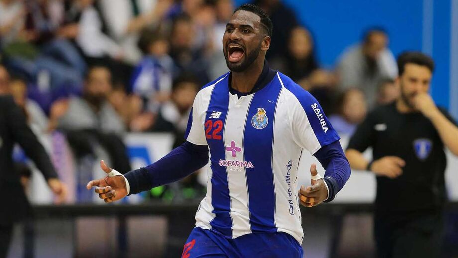 FC Porto vence Águas Santas e continua imbatível