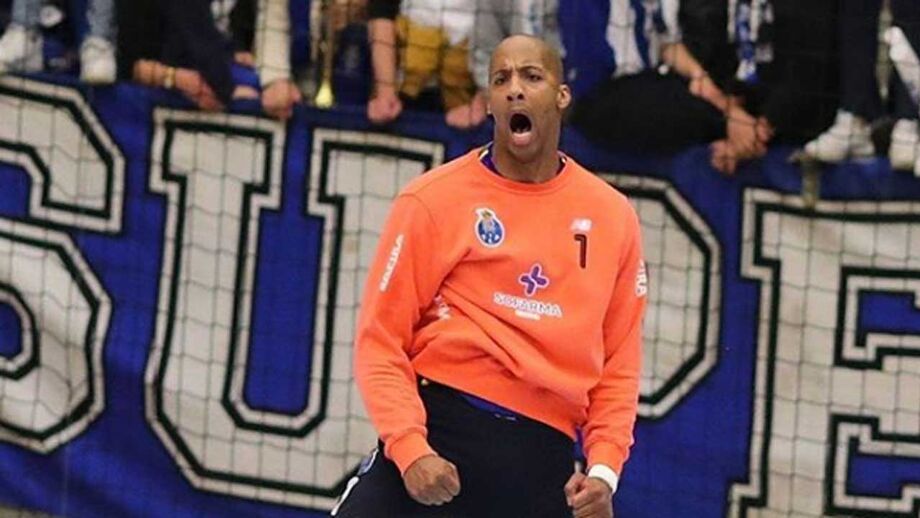 Alfredo Quintana renova com o FC Porto até 2023