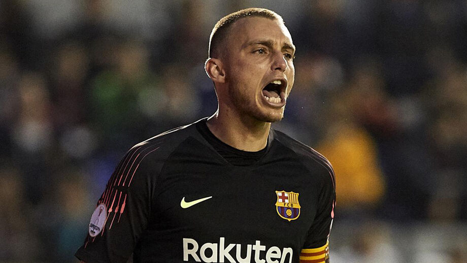 Mercado ao minuto: Benfica com concorrência de peso por Cillessen