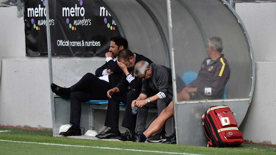 O dia horrível da equipa do Chaves: desceu de divisão, sofreu acidente e foi contestada em casa