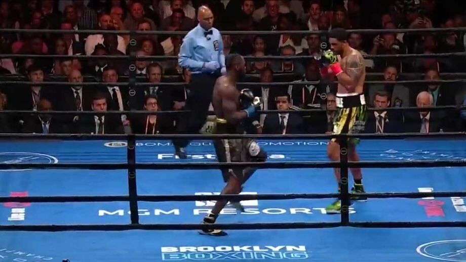 Deontay Wilder deixa Dominic Breazeale KO em 137 segundos