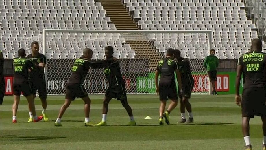 Sporting treina no Jamor sob o olhar atento de Frederico Varandas