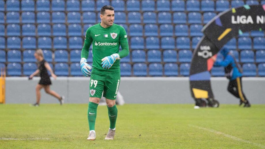 Marco renova por duas épocas