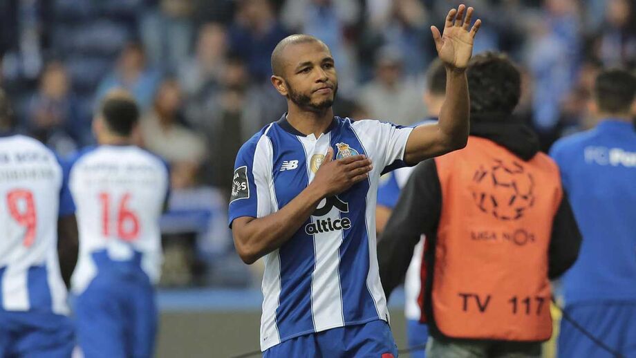 Turcos insistem em Brahimi