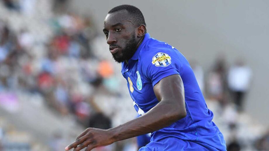 Marega aquece mercado inglês