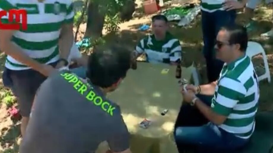 Churrascos, bebida e também uma sueca: adeptos do Sporting fazem a festa no Jamor