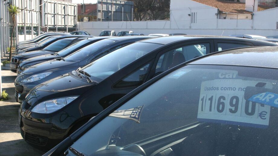 Brexit corta para quase metade a produção automóvel no Reino Unido
