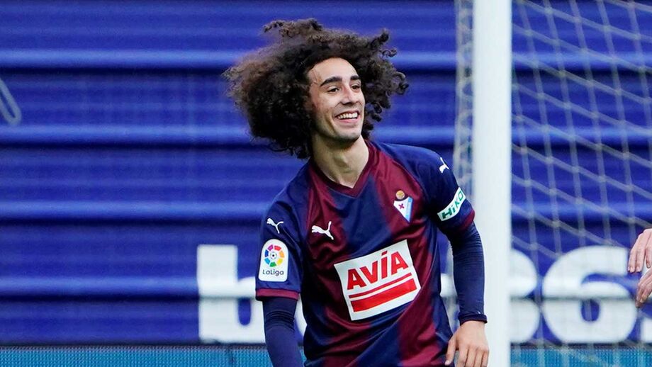 Benfica pergunta por Cucurella