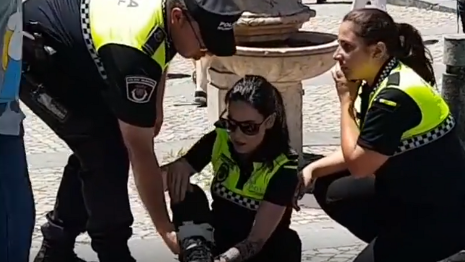 Condutor de tuk-tuk em protesto atropela polícia em Sintra