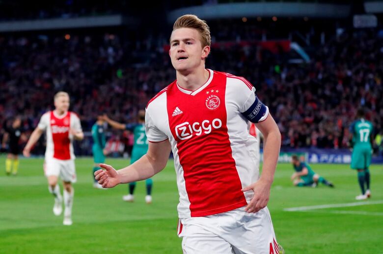 De Ligt, Ajax. É pretendido pelo Barcelona e tem grande margem de progressão, pelo que o preço deve ser exorbitante