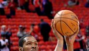 Basquetebolista Kevin Durant teve rendimentos de 57,7 milhões de euros