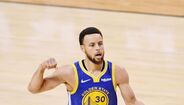 Rendimentos de Stephen Curry atingiram os 70,4 milhões de euros