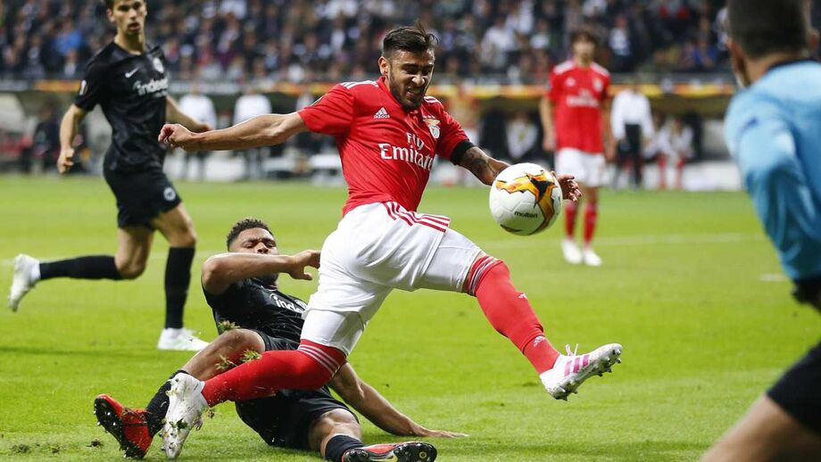 Mercado a ferver: Boca Juniors 'ataca' Salvio em força e Jonathan Silva com futuro definido