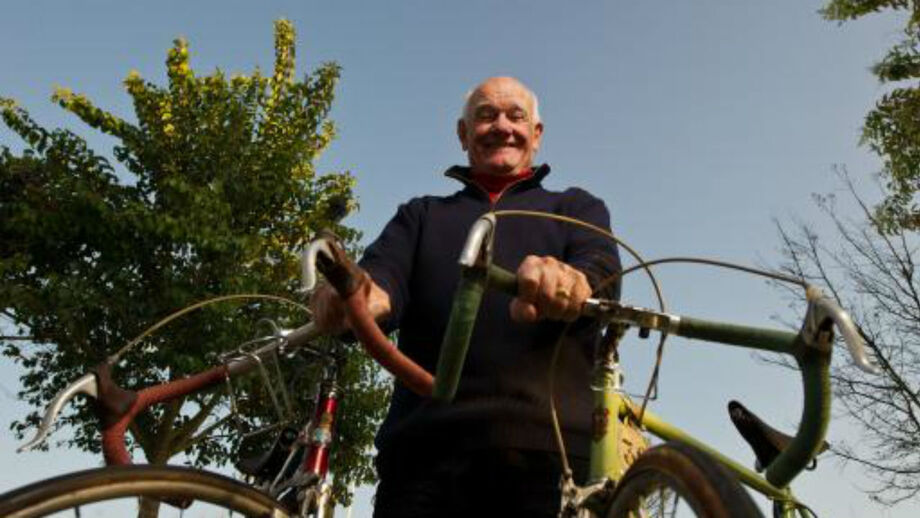 Ciclista Alves Barbosa homenageado durante apresentação do 40.º Prémio ABIMOTA