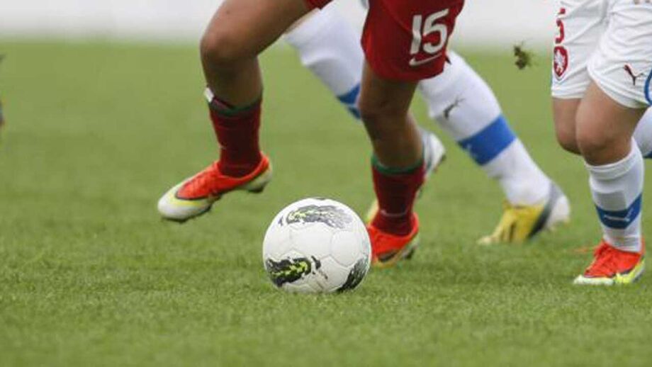 Duas árbitras excluídas do Mundial feminino por motivos de saúde