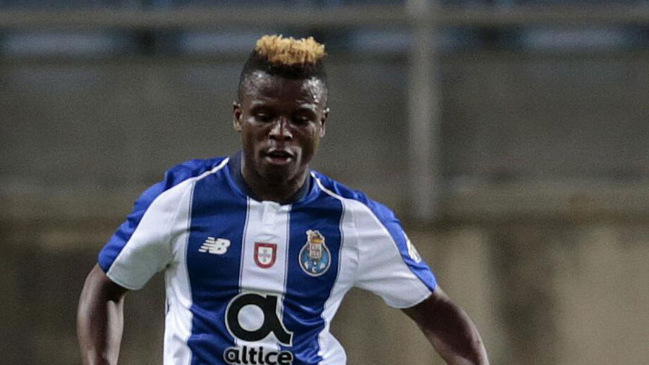 Mikel longe do Olympiacos
