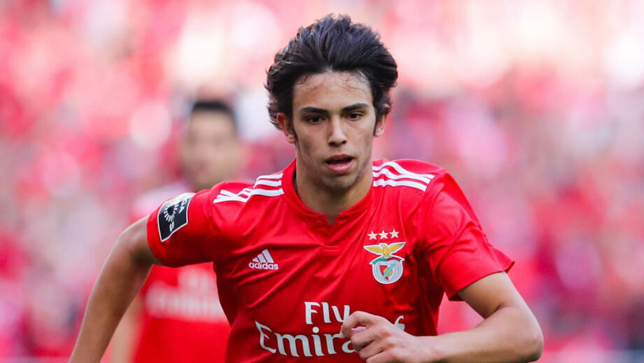Mercado a ferver: Benfica bate recorde e FC Porto define prioridade para o ataque