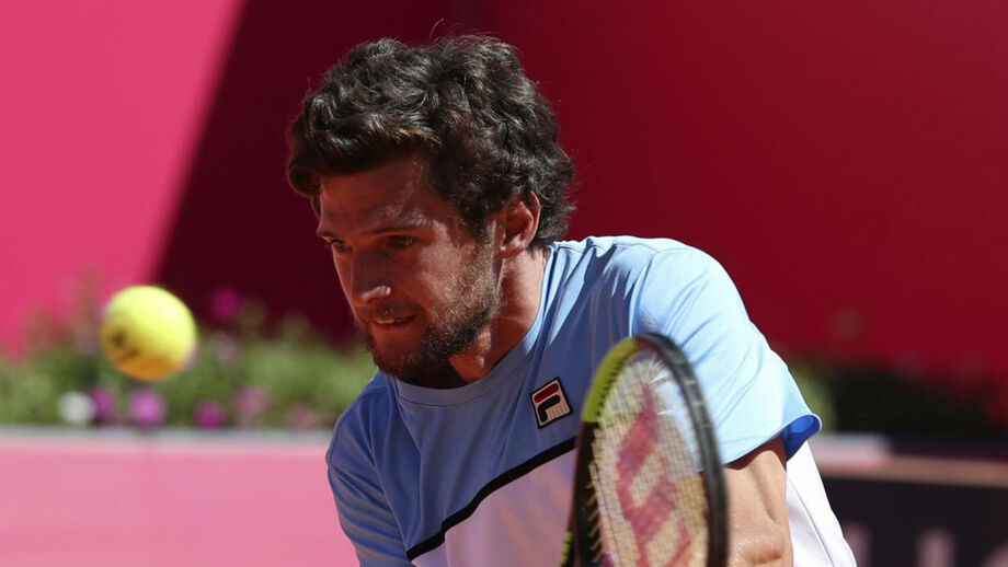 Pedro Sousa apura-se para os oitavos de final do torneio de Blois