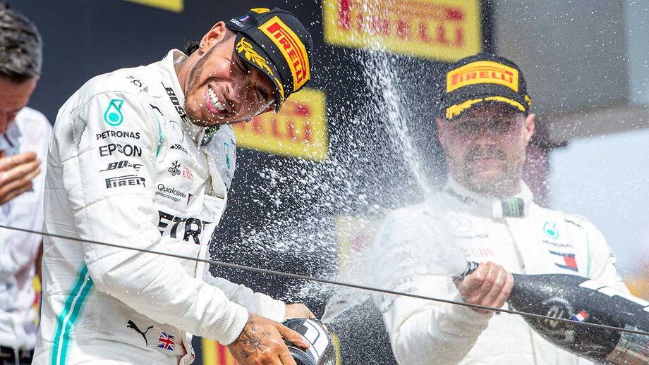 Mercedes não dá hipótese