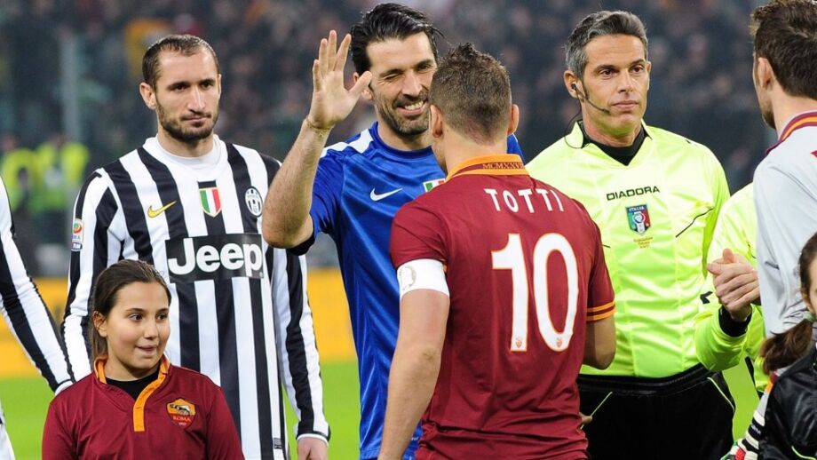 E se Totti for com Buffon para o Leeds? Sim, para jogar...