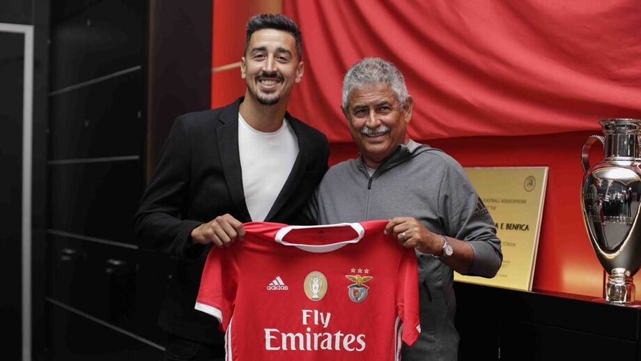 Mercado: Sp. Braga 'ignora' PAOK, Benfica com mais uma renovação e ex-guardião Quim com novas funções