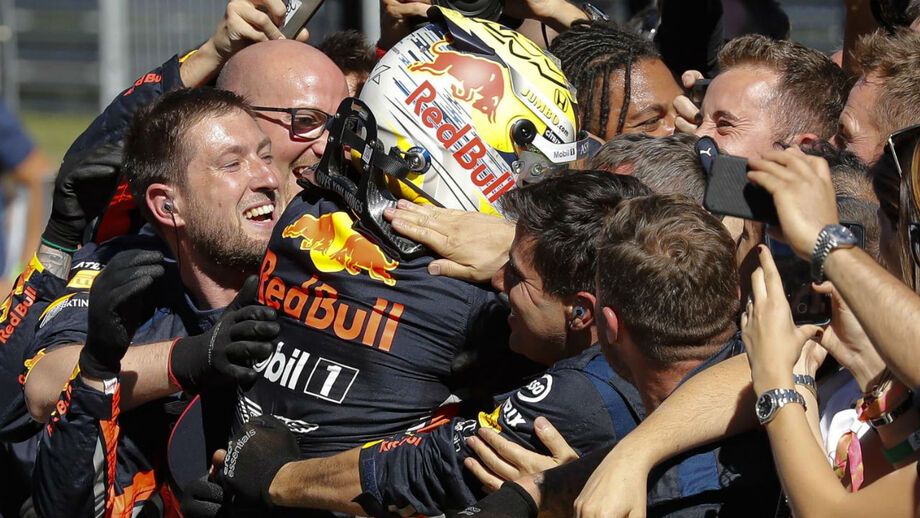 Max Verstappen deu vitória à Honda 13 anos depois