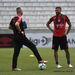Lucho González com Tiago Nunes, treinador do Athletico Paranaense