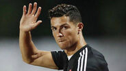 Cristiano Ronaldo - O internacional português da Juventus surge no topo e por cada publicação recebe, em média, cerca de 875 mil euros.
