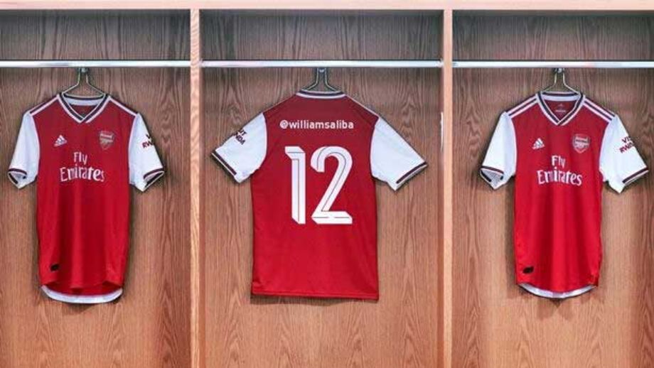 Lançamento da camisola do Arsenal deu para o torto e deixou Adidas em apuros