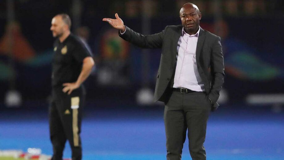 Emmanuel Amunike deixa cargo de selecionador da Tanzânia