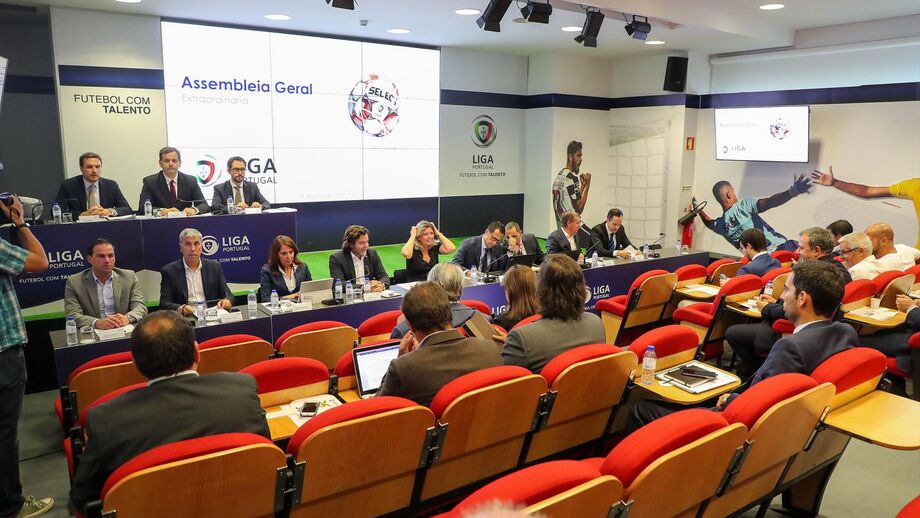 Direção da Liga de clubes toma posse no Porto
