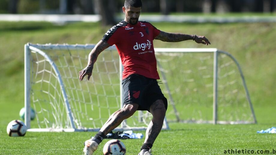 É um Lucho jogar futebol com 38 anos: os segredos para a longevidade do argentino
