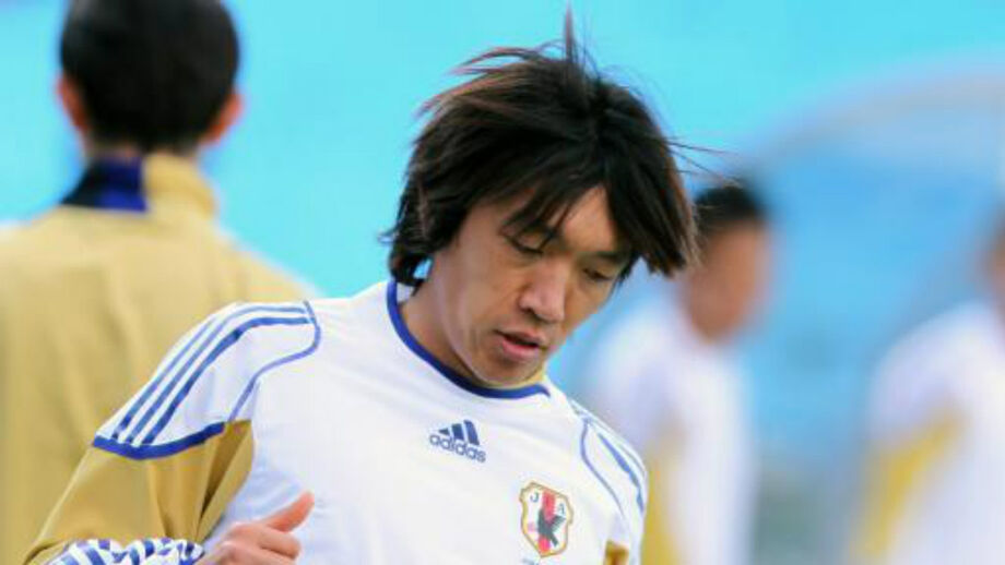Dois jogadores, no total 93 anos: a curiosa dupla de ataque do Yokohama FC