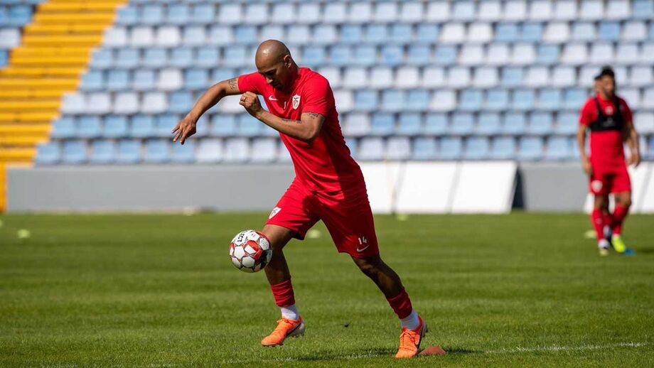 Santa Clara e Sp. Covilhã empatam (2-2) em jogo de preparação